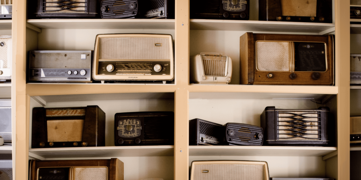 Building Futures from the Past: The Aesthetics of Retro-Tech